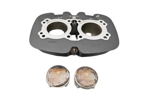 Royal Enfield - 20 Royal Enfield Interceptor 650 Cylinder & Pistons INT650