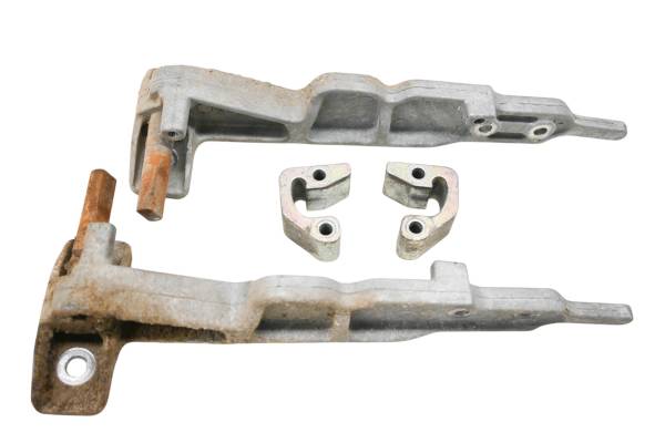 John Deere - 16 John Deere Gator XUV590i Tailgate Support Brackets Left & Right