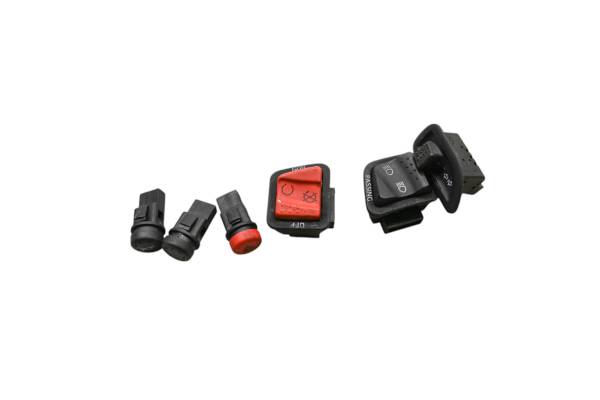 Piaggio - 07 Piaggio Evolution X9 500 Switches