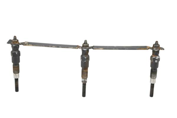 Kubota - 15 Kubota RTV-X900W Glow Plugs & Bracket