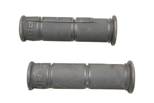 Polaris - 23 Polaris Sportsman 850 Ultimate Trail Handlebar Grips
