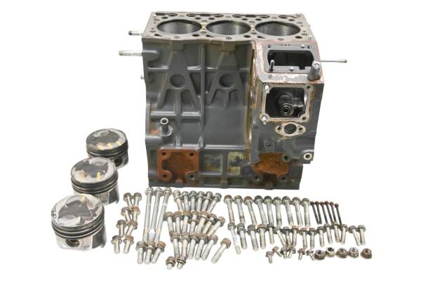 Kubota - 21 Kubota RTV-X1140W Crankcase Center Crank Case & Cylinders