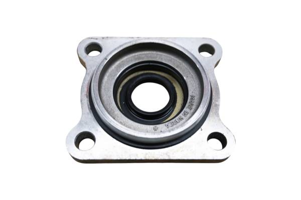 Polaris - 06 Polaris Sportsman 700 4x4 Front Differential Input Cover