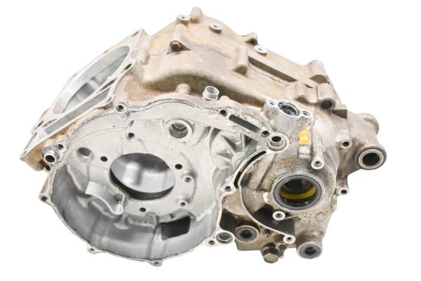 Yamaha - 01 Yamaha Raptor 660 2x4 Crankcase Center Crank Case YFM660R