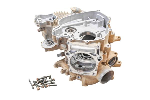 Yamaha - 02 Yamaha Grizzly 660 4x4 Crankcase Center Crank Case YFM660F