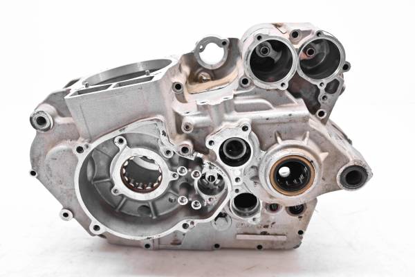 Polaris - 08 Polaris Outlaw 525 IRS Crankcase Center Crank Case