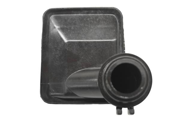 Yamaha - 15 Yamaha YZF R3 Oil Strainer Housing