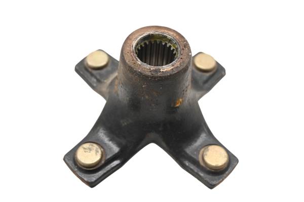 Suzuki - 04 Suzuki Ozark 250 2x4 Rear Left Wheel Hub LTF250