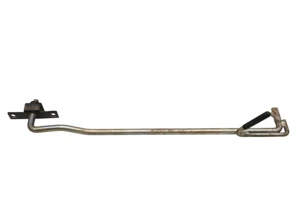 John Deere - 19 John Deere Gator XUV835E Bed Lift Lever