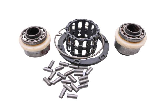 Polaris - 16 Polaris Sportsman 850 4x4 Front Differential Cage & Hubs