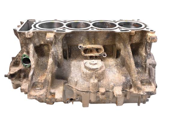 Honda - 05 Honda Aquatrax F-12X Crankcase Center Crank Case & Cylinders ARX1200T3 For Parts