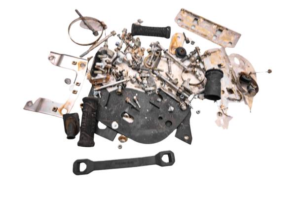 Yamaha - 16 Yamaha Waverunner V1 Sport Hardware Set Nuts & Bolts VX1050DR