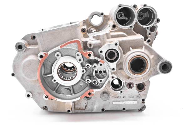 Polaris - 08 Polaris Outlaw 525 IRS Crankcase Center Crank Case