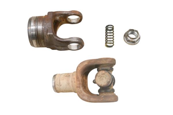 Yamaha - 16 Yamaha YXZ1000R Front Drive Shaft Yokes