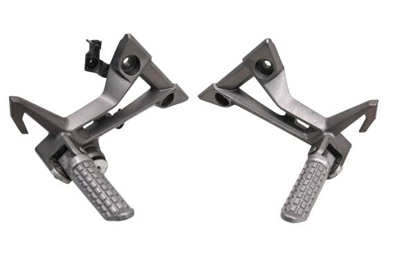 Kawasaki - 17 Kawasaki Ninja 300 Foot Pegs Rear Left & Right EX300