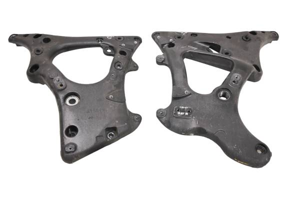 16 Indian Chieftain Dark Horse Frame Brackets Mounts Left & Right