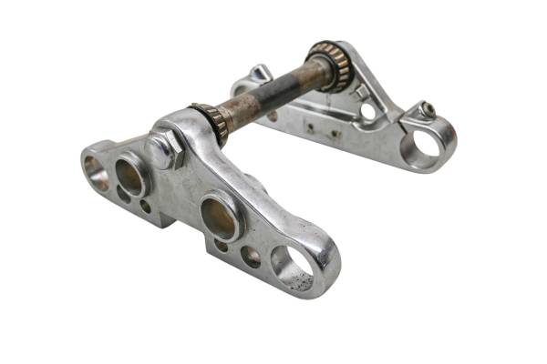 Suzuki - 07 Suzuki Intruder VS800 Triple Tree