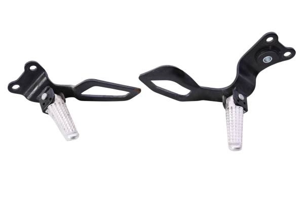 Suzuki - 15 Suzuki DRZ400SM Foot Pegs