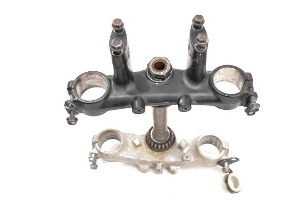 Suzuki - 92 Suzuki DR350 Triple Tree Handlebar Clamps