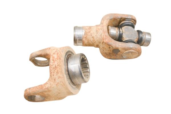 Yamaha - 16 Yamaha YXZ1000R Rear Drive Shaft Yokes