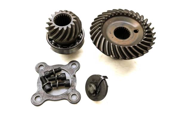 Polaris - 99 Polaris Sportsman 500 4x4 Transmission Bevel Gears Output Shaft