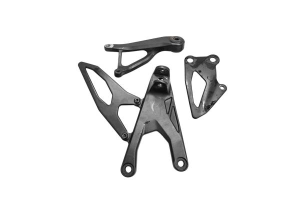 Yamaha - 16 Yamaha YZF R1 Front Left Foot Rest Peg Brackets Mounts