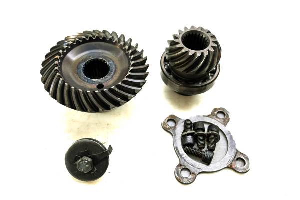 Polaris - 98 Polaris Sportsman 500 4x4 Transmission Bevel Gears Output Shaft