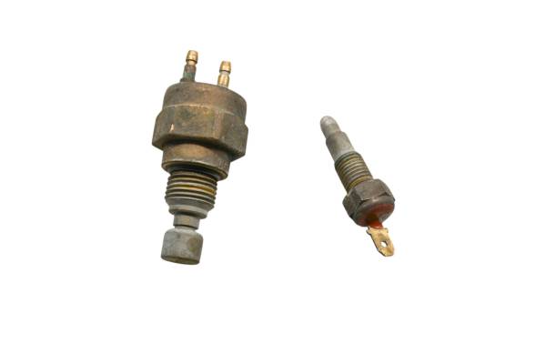 Kawasaki - 01 Kawasaki Vulcan 1500 Radiator Fan & Warning Switches Sensors VN1500