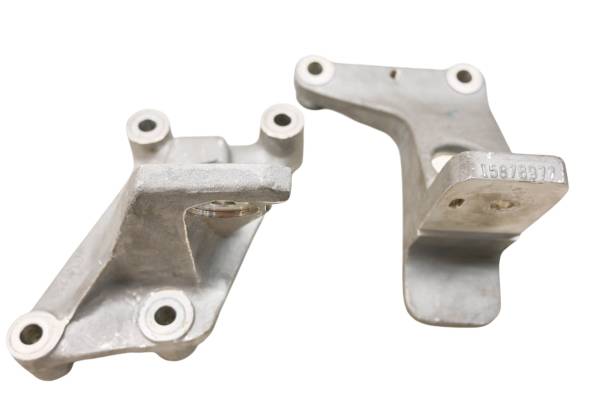 Polaris - 18 Polaris Slingshot SL Icon Engine Mounting Brackets