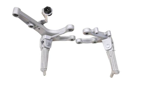 Yamaha - 23 Yamaha MT-03 Foot Pegs