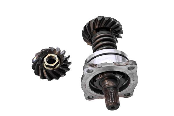 Kawasaki - 01 Kawasaki Bayou 220 2x4 Transmission Bevel Gears Output Shaft KLF220