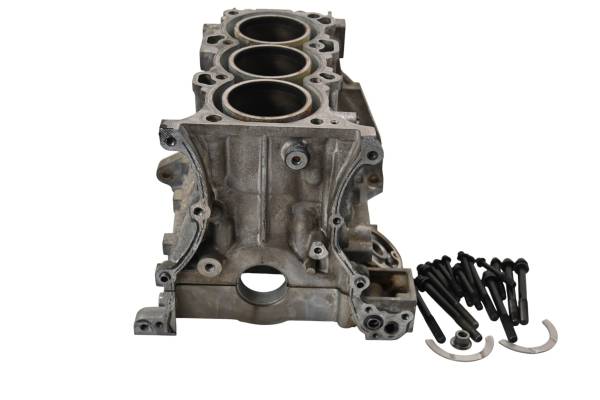 Arctic Cat - 05 Arctic Cat T660 Turbo Crankcase Center Crank Case & Cylinders