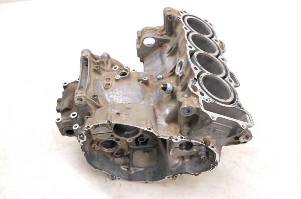 Honda - 99 Honda CBR600F4 Crankcase Center Crank Case & Cylinders