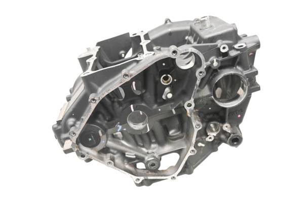 Kawasaki - 23 Kawasaki Ninja 400 Crankcase Center Crank Case EX400