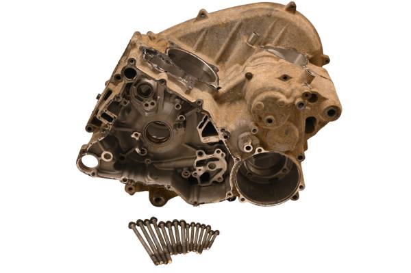 Kawasaki - 10 Kawasaki Teryx 750 4x4 Crankcase Center Crank Case KRF750