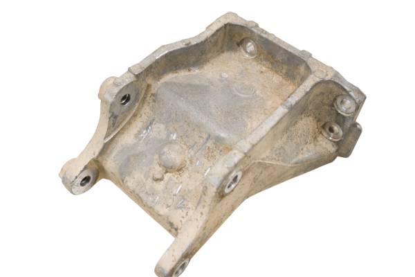 Kawasaki - 17 Kawasaki Mule Pro-DXT EPS LE Engine Transmission Bracket Mount KAF1000CH