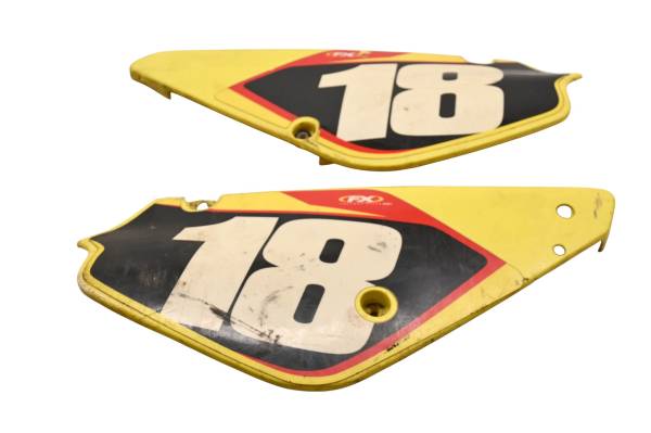 Suzuki - 02 Suzuki RM85 Side Covers Number Plates Left & Right