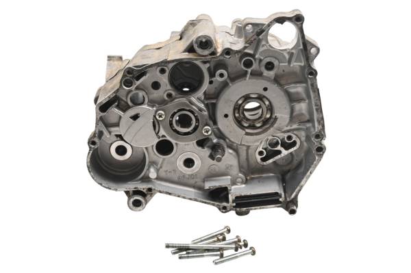 Yamaha - 87 Yamaha Champ 100 Crankcase Center Crank Case YFM100