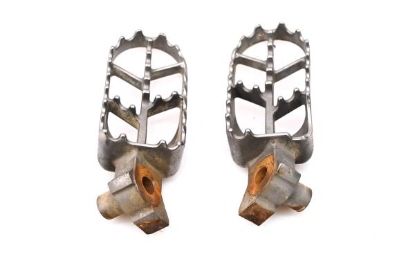 Yamaha - 06 Yamaha YZ250F Foot Pegs Left & Right