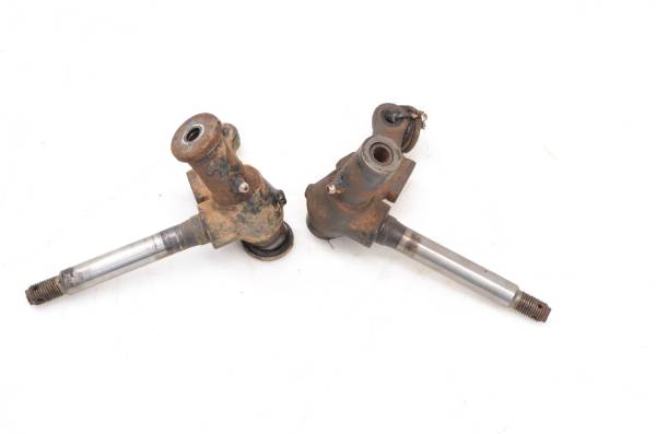 Yamaha - 89 Yamaha Moto-4 200 Front Spindles Knuckles Left & Right YFM200DXW