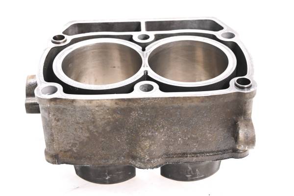 Polaris - 02 Polaris Sportsman 700 4x4 Cylinder For Parts