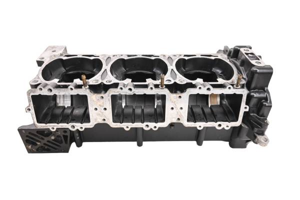 Yamaha - 00 Yamaha Waverunner GP1200R Crankcase Center Crank Case