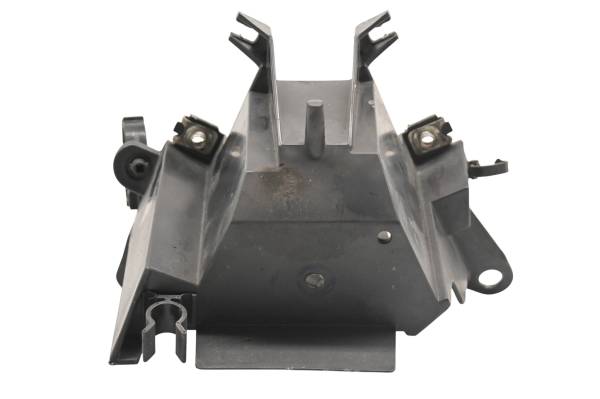 Yamaha - 15 Yamaha YZF R3 Coil Holder Cover