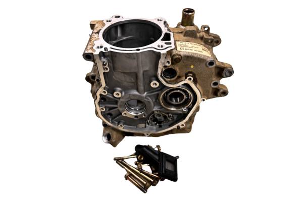 Polaris - 20 Polaris Sportsman 570 4x4 Crankcase Center Crank Case
