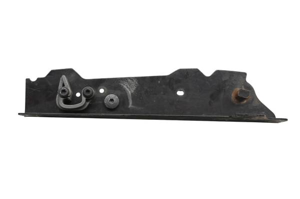 Polaris - 23 Polaris General XP 4 1000 Ultimate Right Tailgate Support Bracket
