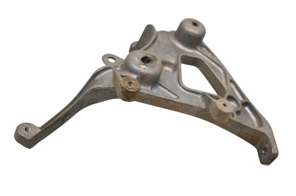 Yamaha - 06 Yamaha Raptor 700 2x4 Front Right Fender Stay Headlight Bracket YFM700R