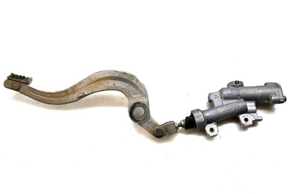 Yamaha - 21 Yamaha YZ450F Rear Brake Master Cylinder