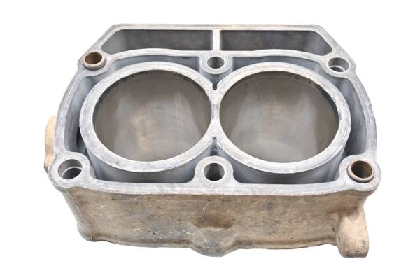Polaris - 04 Polaris Sportsman 700 4x4 Cylinder For Parts