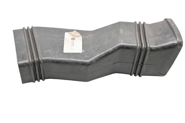 Kawasaki - 01 Kawasaki Voyager XII Airbox Hose Duct Right