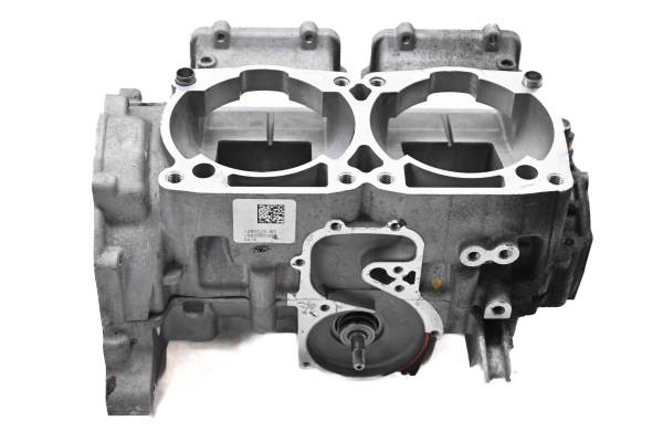 Polaris - 19 Polaris 800 Indy XC Crankcase Center Crank Case 129" For Parts